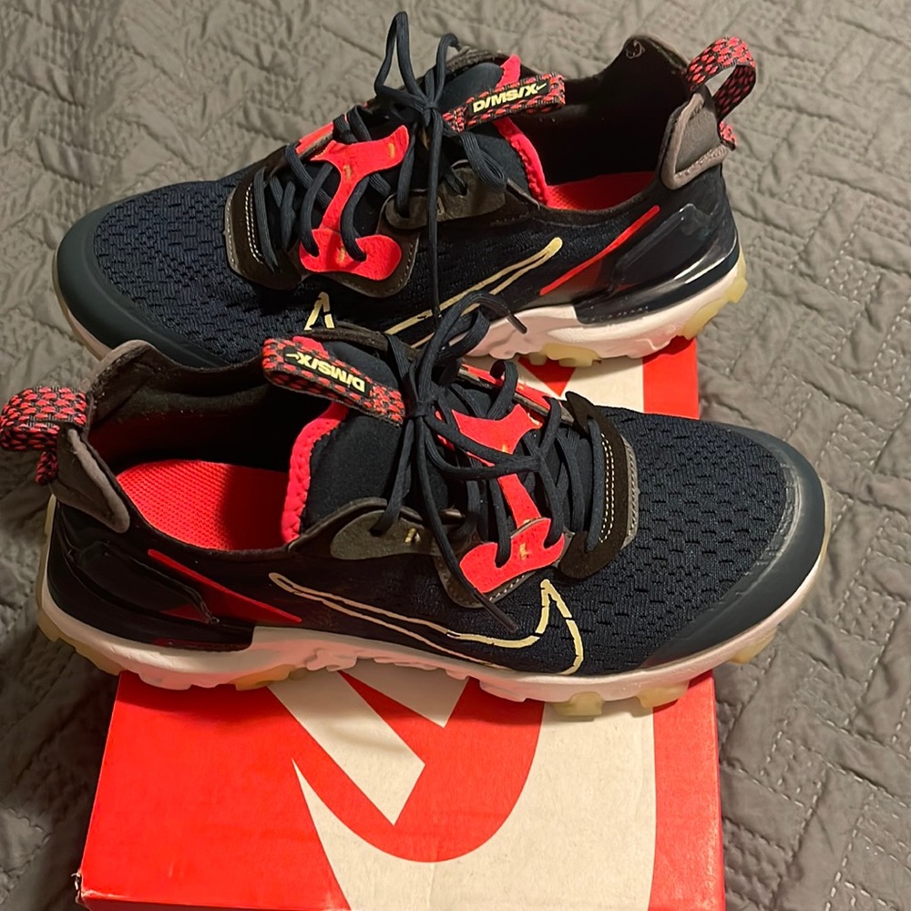 NIKE REACT VISION